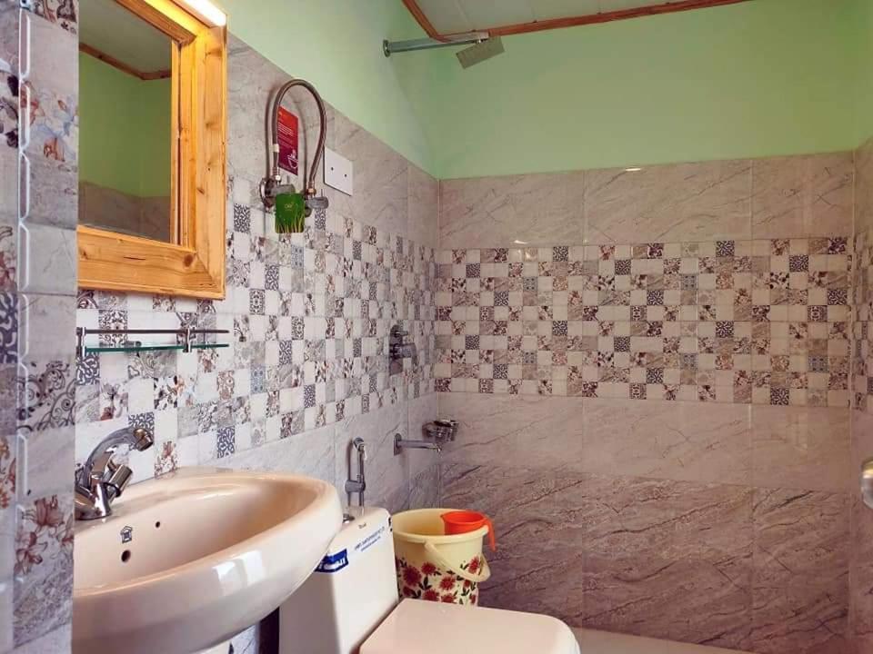 Hotel Shami Inn Manali Stz-1001 Manāli Zewnętrze zdjęcie